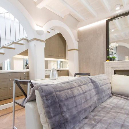 Elegante E Completamente Arredato Apt In Duomo Milano Eksteriør bilde