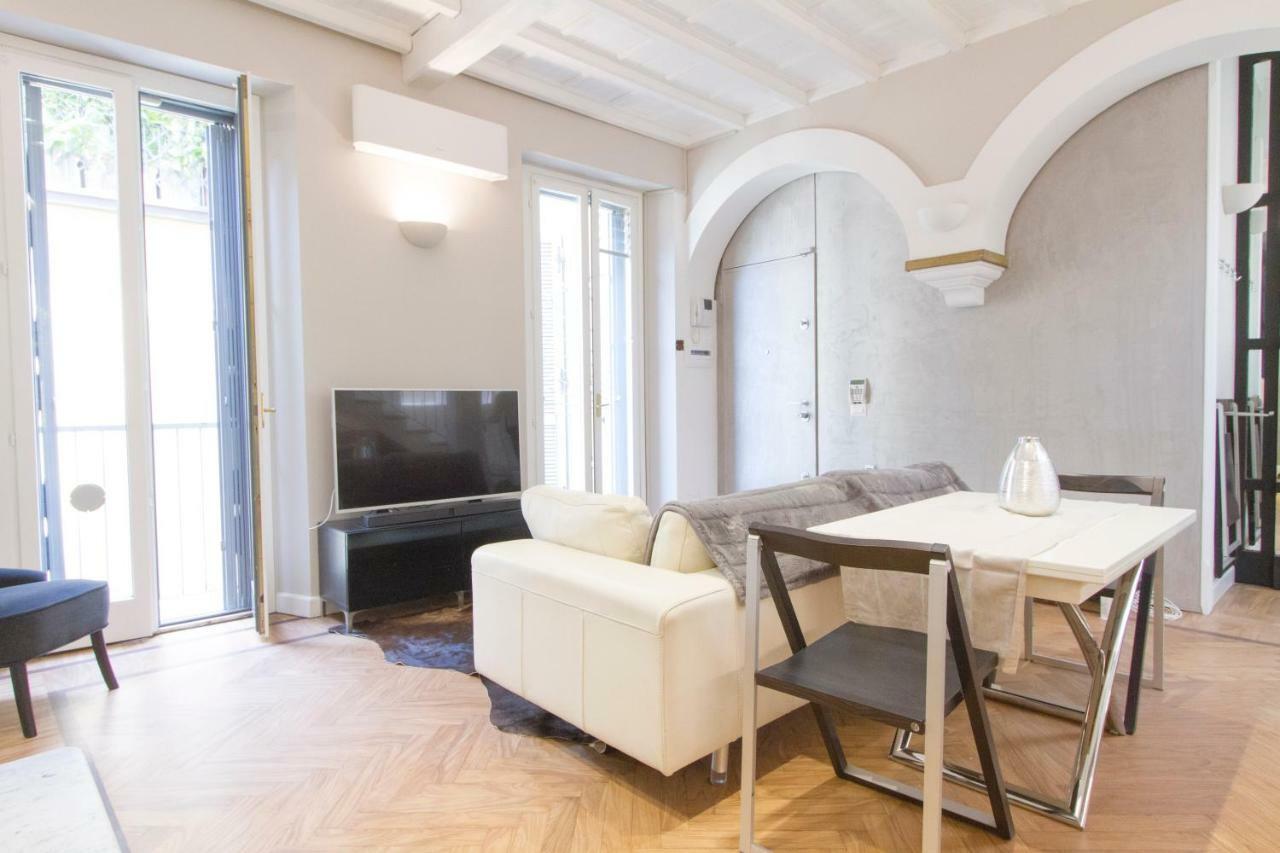 Elegante E Completamente Arredato Apt In Duomo Milano Eksteriør bilde