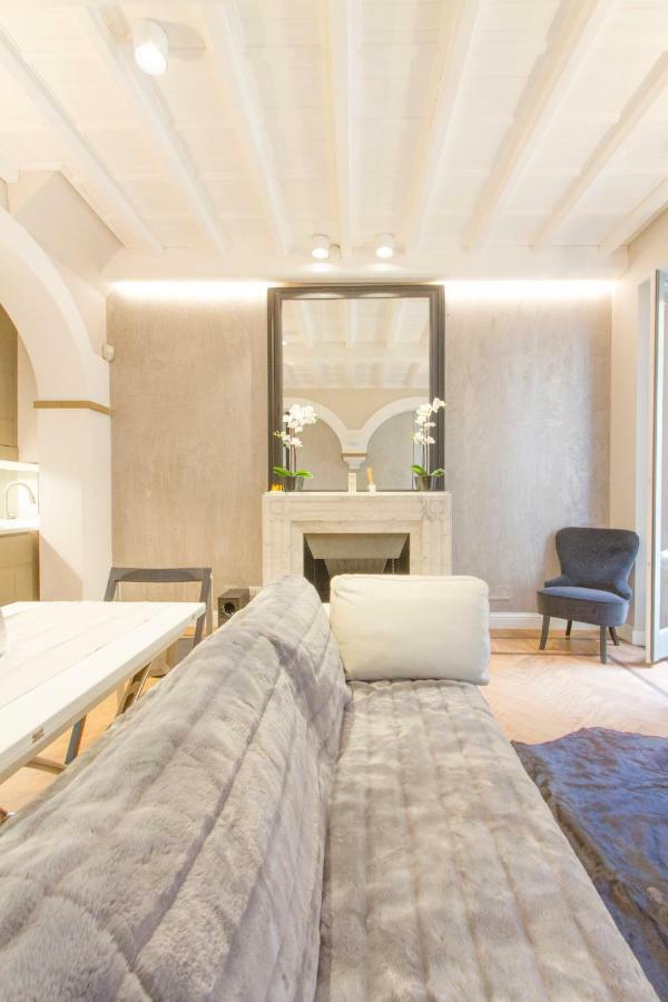 Elegante E Completamente Arredato Apt In Duomo Milano Eksteriør bilde