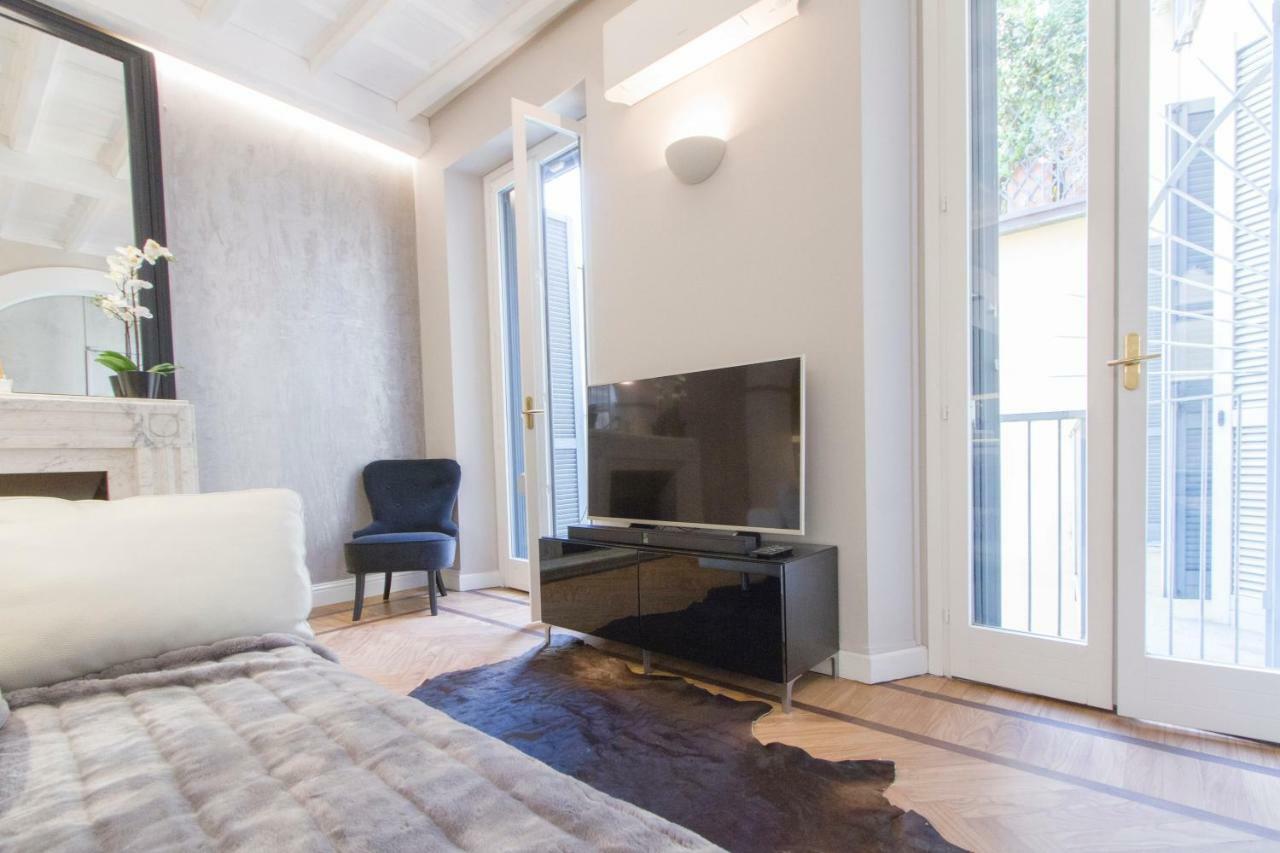 Elegante E Completamente Arredato Apt In Duomo Milano Eksteriør bilde