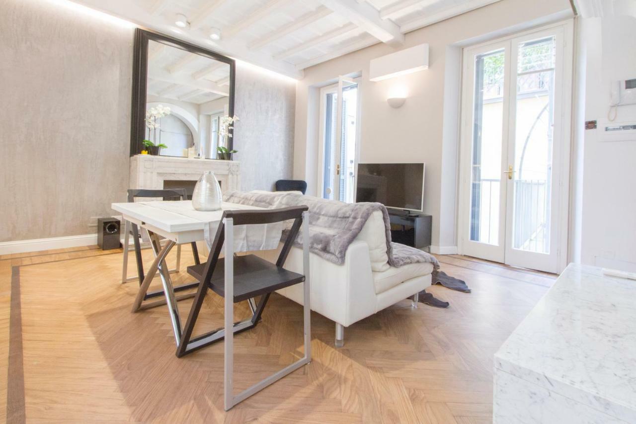 Elegante E Completamente Arredato Apt In Duomo Milano Eksteriør bilde